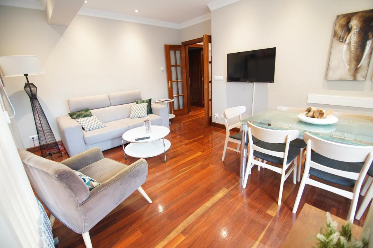 Piso Grande Y Luminoso En El Casco Viejo De Bilbao Apartment Luaran gambar